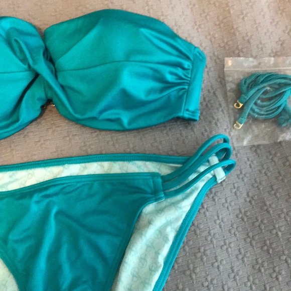 NWOT Victoria’s Secret Bikini - Picture 2 of 3